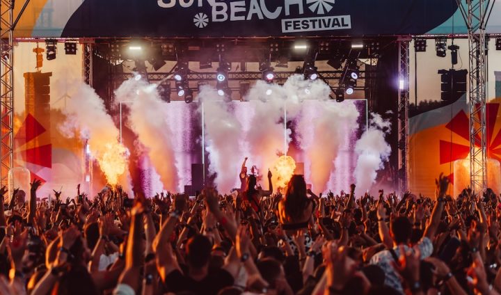Sunset Beach Festival 2024: Ein Jahrzehnt elektronischer Musik, Sonnenuntergänge und unvergesslicher Emotionen